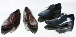 Zapatos de cuero y las palabras de los términ